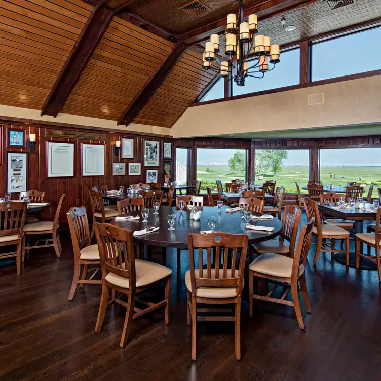 Discover the Best Dining Experience at Taproom Bar & Grille in Atlantic City Country Club – Neckies Great Adventures