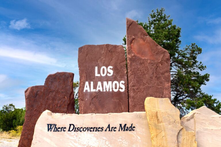 A Blockbuster Movie That Brings to Life the Secret History of Los Alamos – Neckies Great Adventures